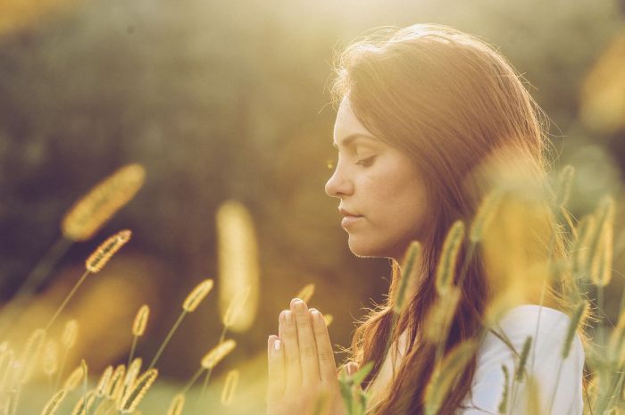 How to Meditate for Developing Emotional Resilience and Inner Peace